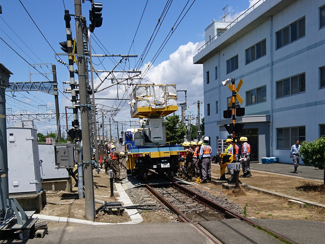 通常電車の外線高圧線工事